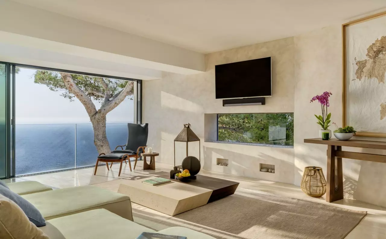 Bright Blue Cliff House in Ibiza, photo 11 of 30