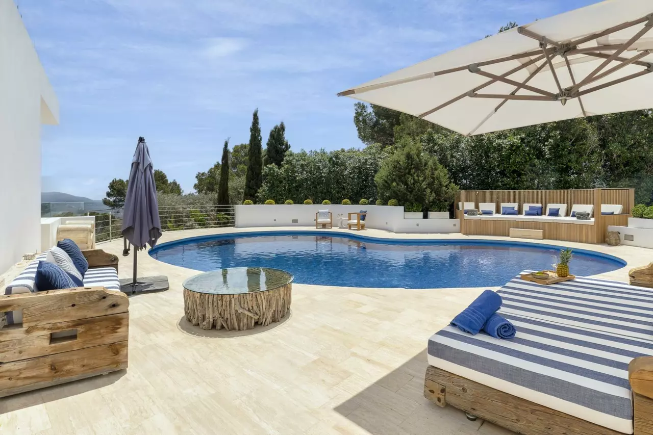 Bright Blue Cliff House in Ibiza, photo 28 of 30