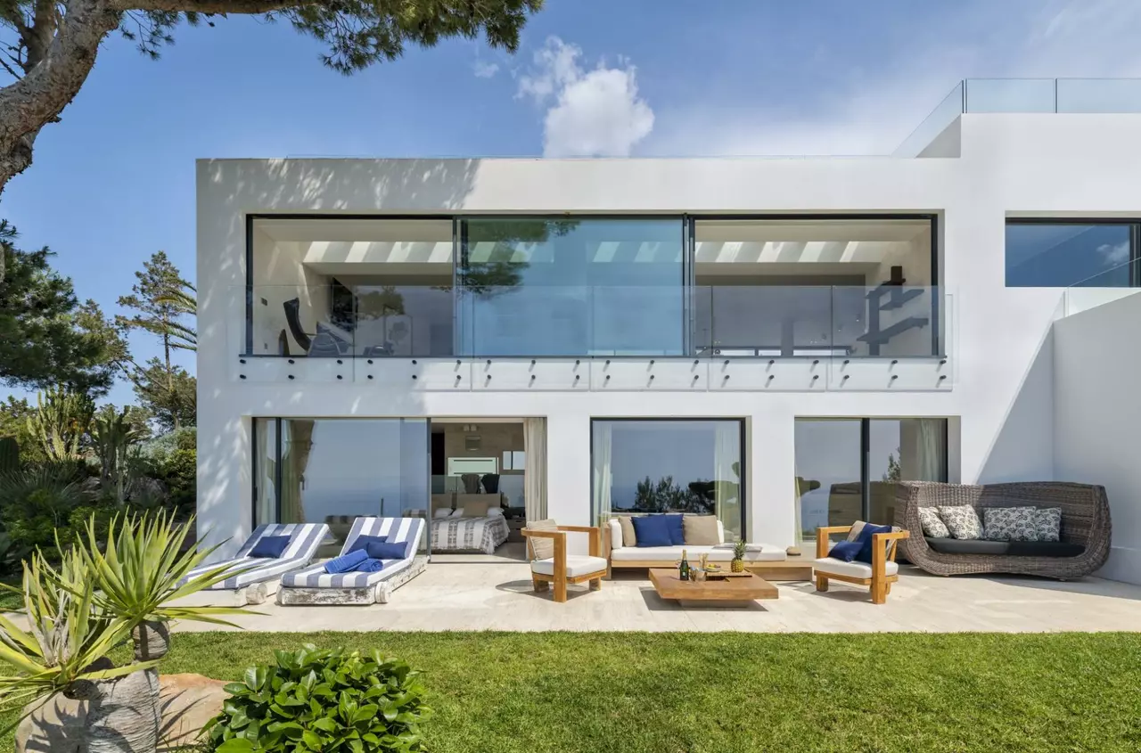 Bright Blue Cliff House in Ibiza, photo 6 of 30