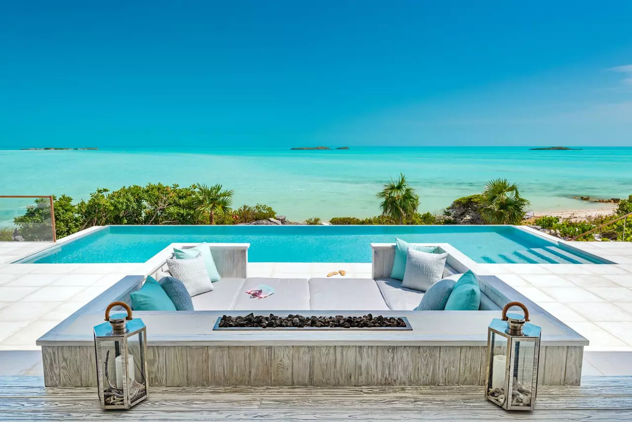 Bristol Bliss - Luxury Caribbean Villa in Turks and Caicos, photo 6 of 15