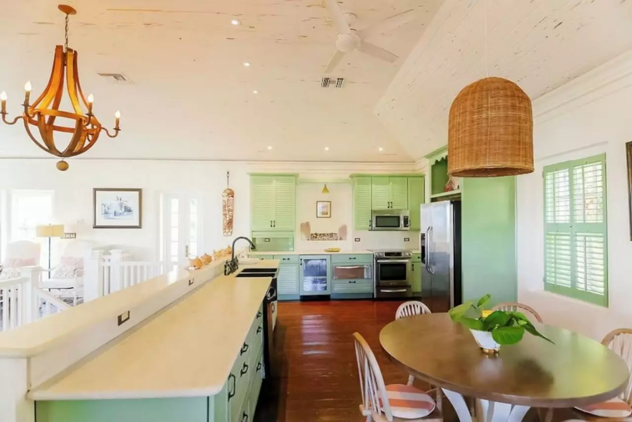 Strawberry House in Bahamas, photo 9 of 43