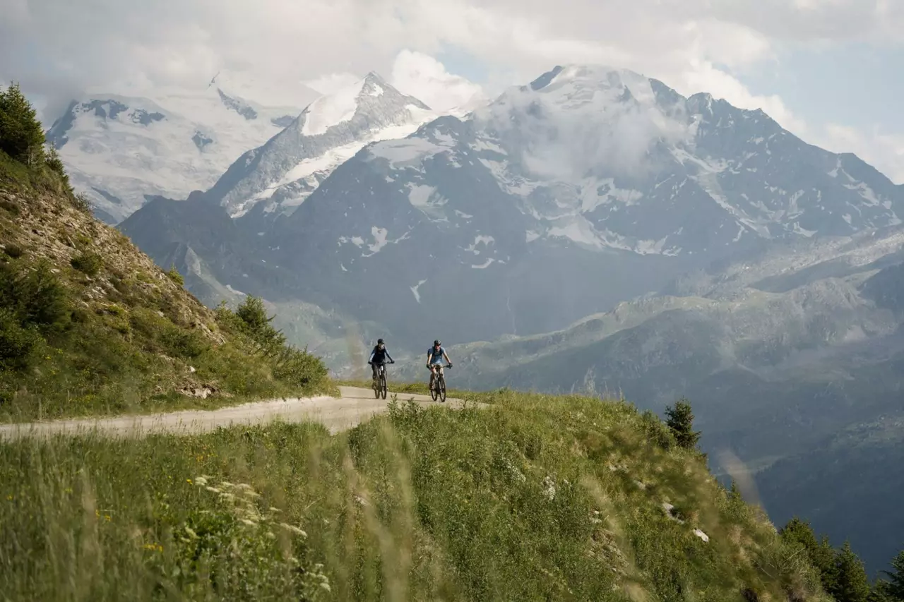 The Lodge in Swiss Alps, photo 19 of 41