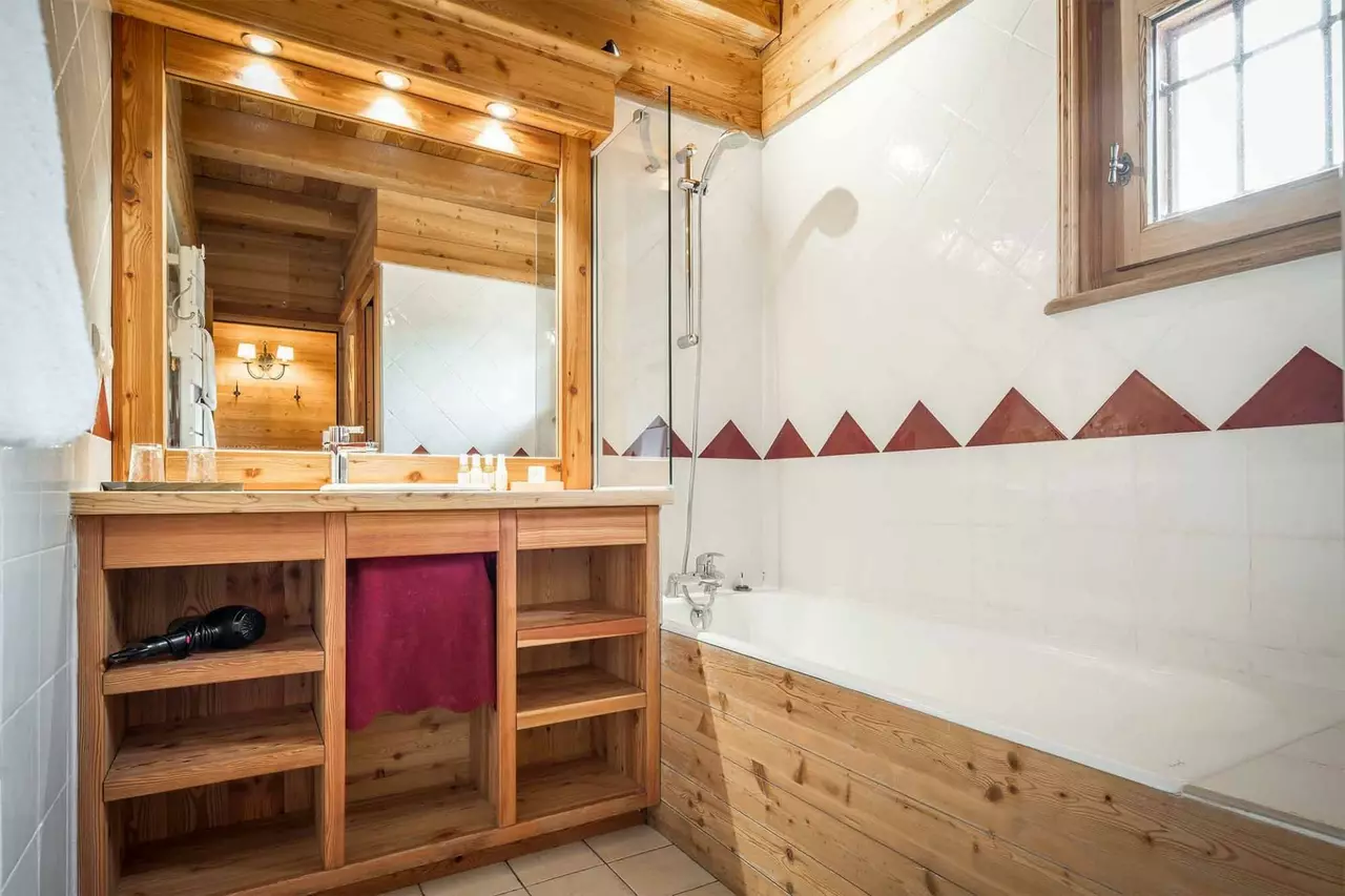 Chalet La Chapelle in French Alps, photo 15 of 23