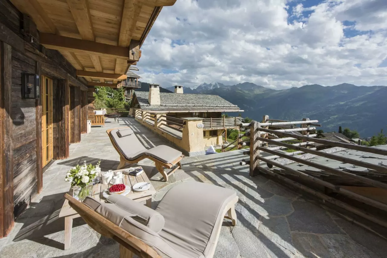Chalet Chouqui in Swiss Alps, photo 34 of 43