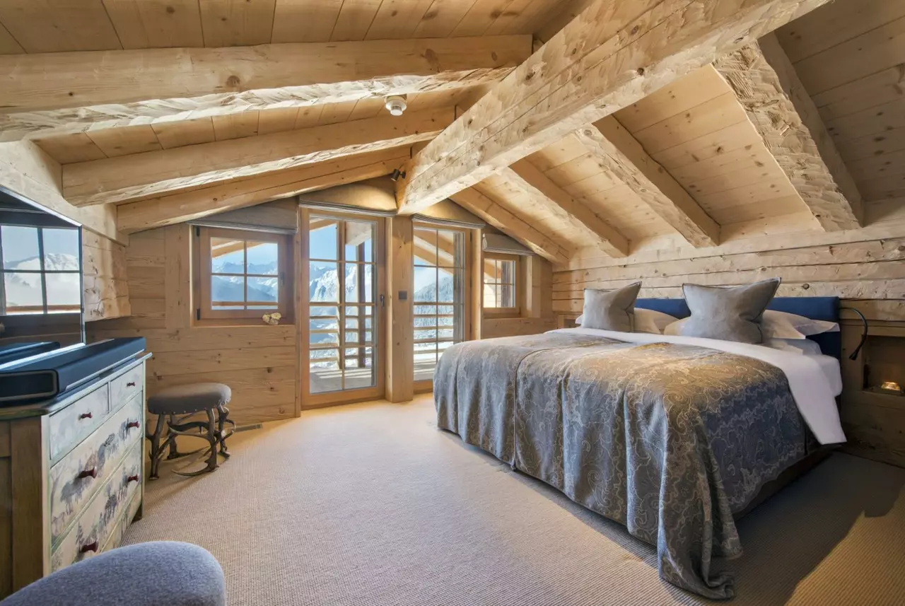 Chalet Chouqui in Swiss Alps, photo 32 of 43
