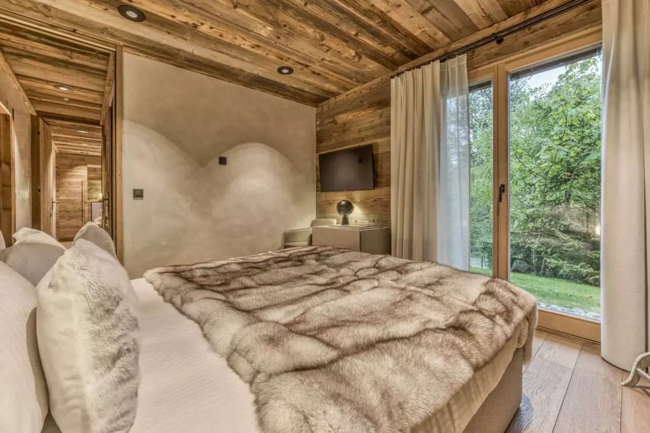 Chalet White Fox in French Alps, photo 15 of 21