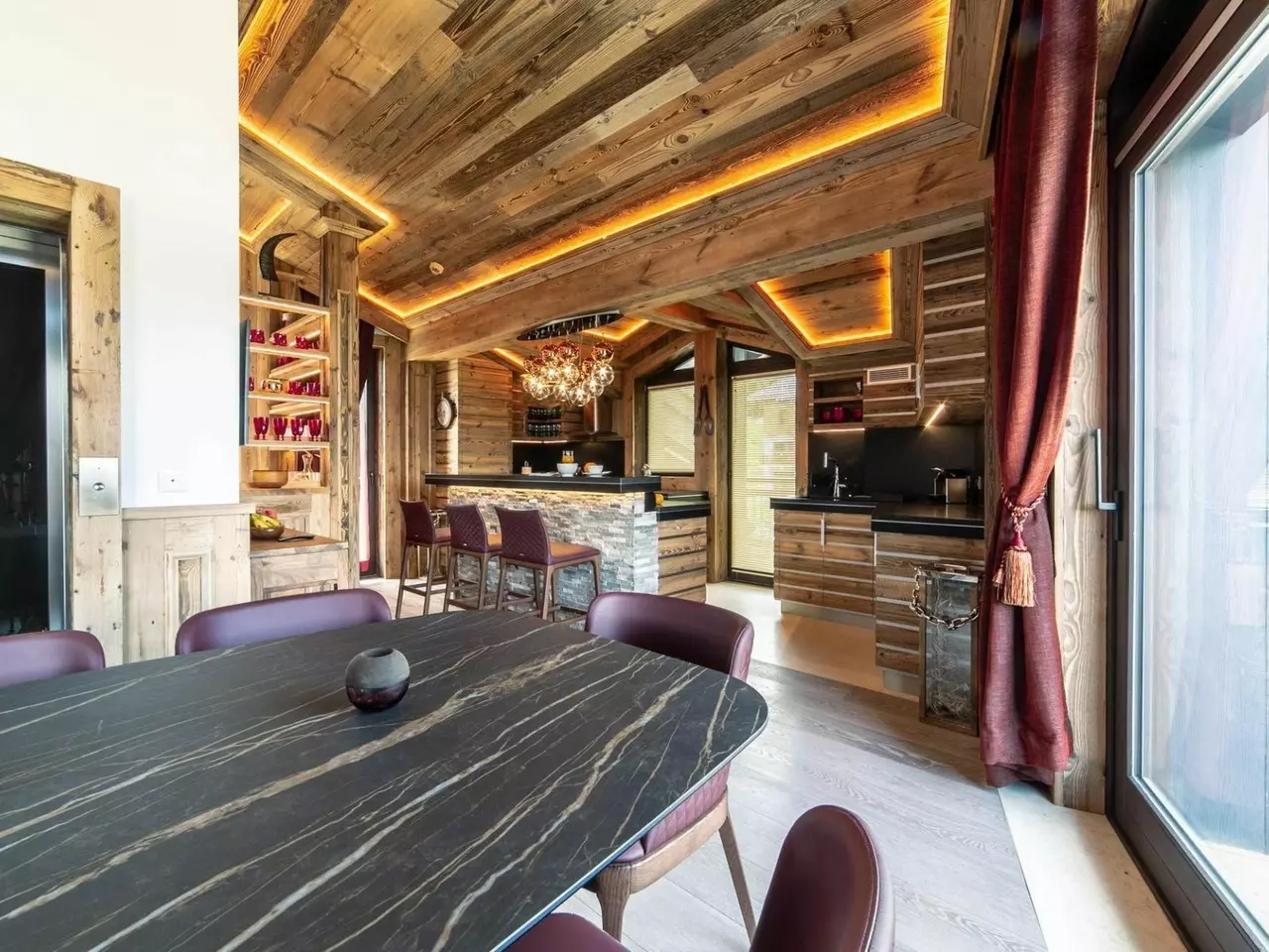 Chalet Bordeaux in French Alps, photo 16 of 19
