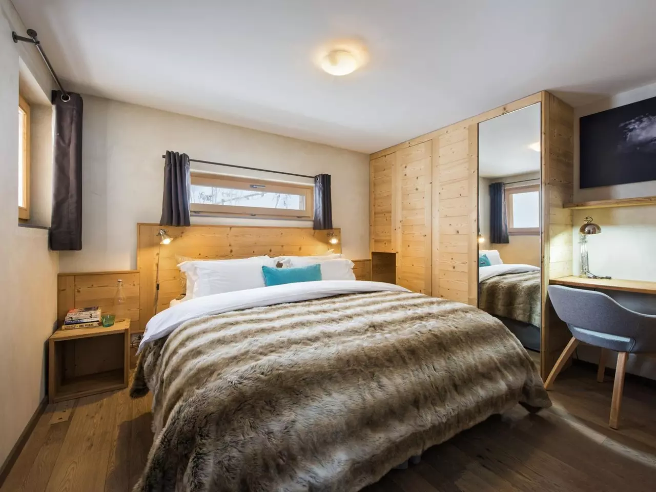 Chalet Rock in Swiss Alps, photo 17 of 19