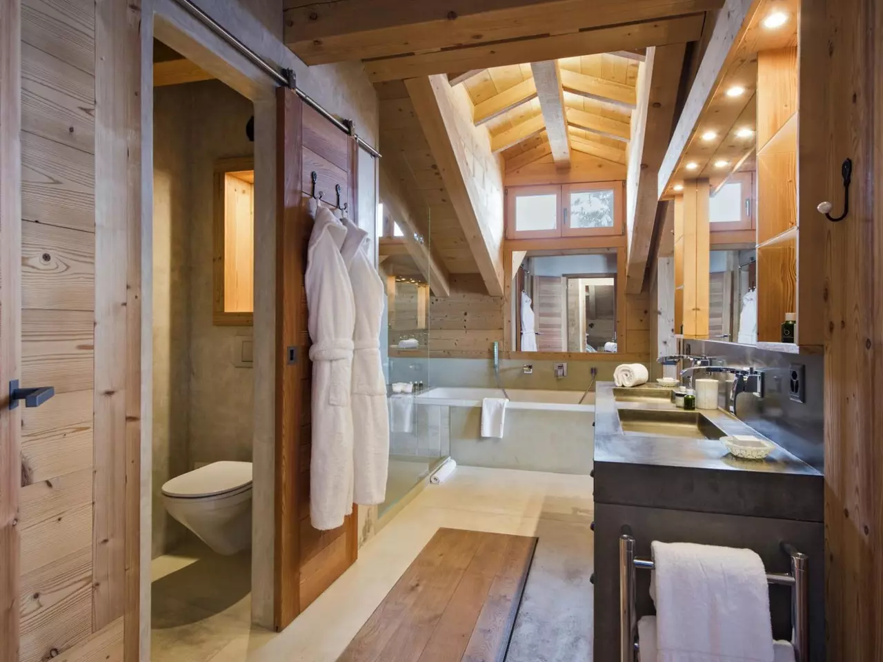Chalet Rock in Swiss Alps, photo 5 of 19