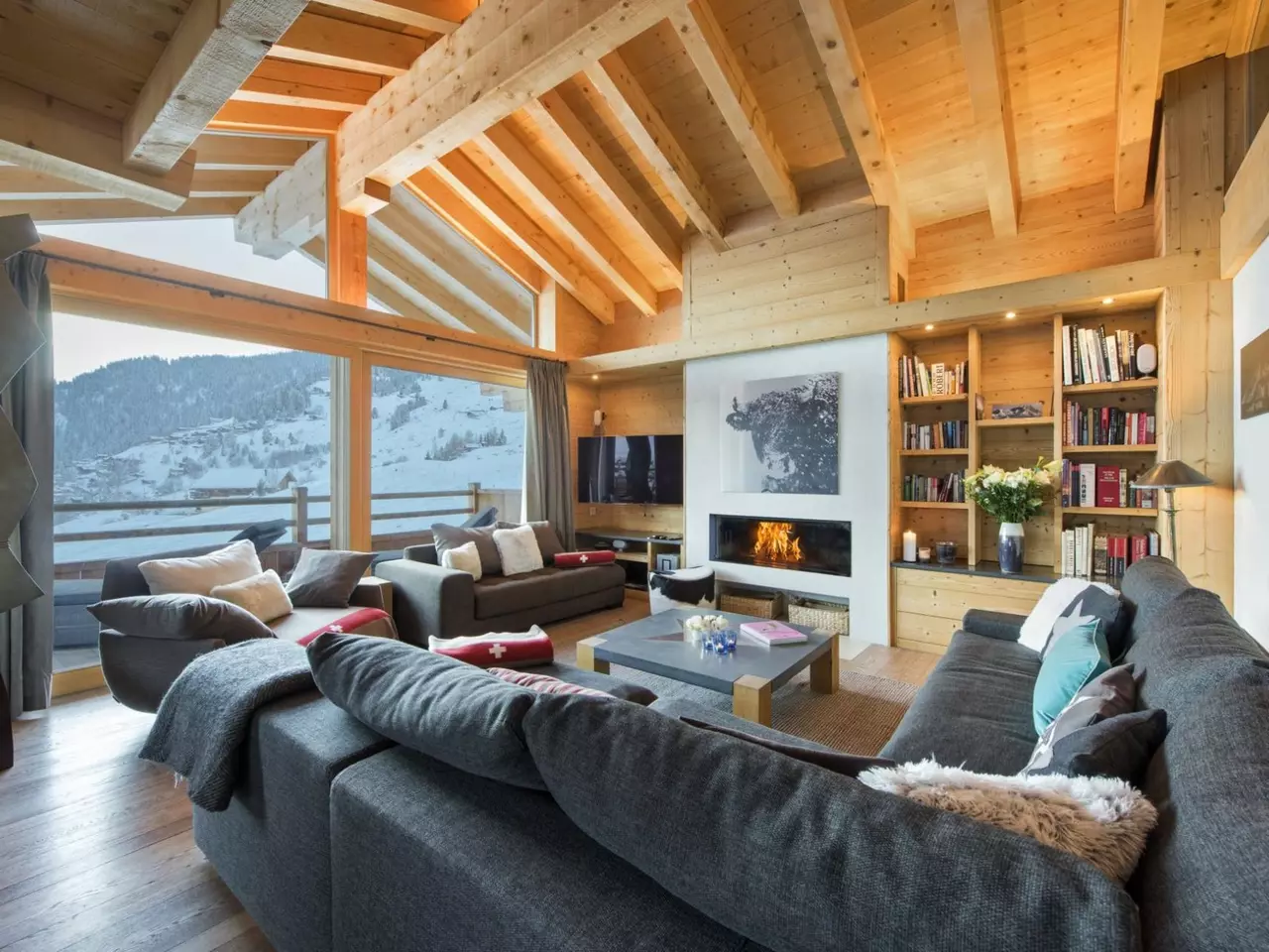 Chalet Rock in Swiss Alps, photo 12 of 19