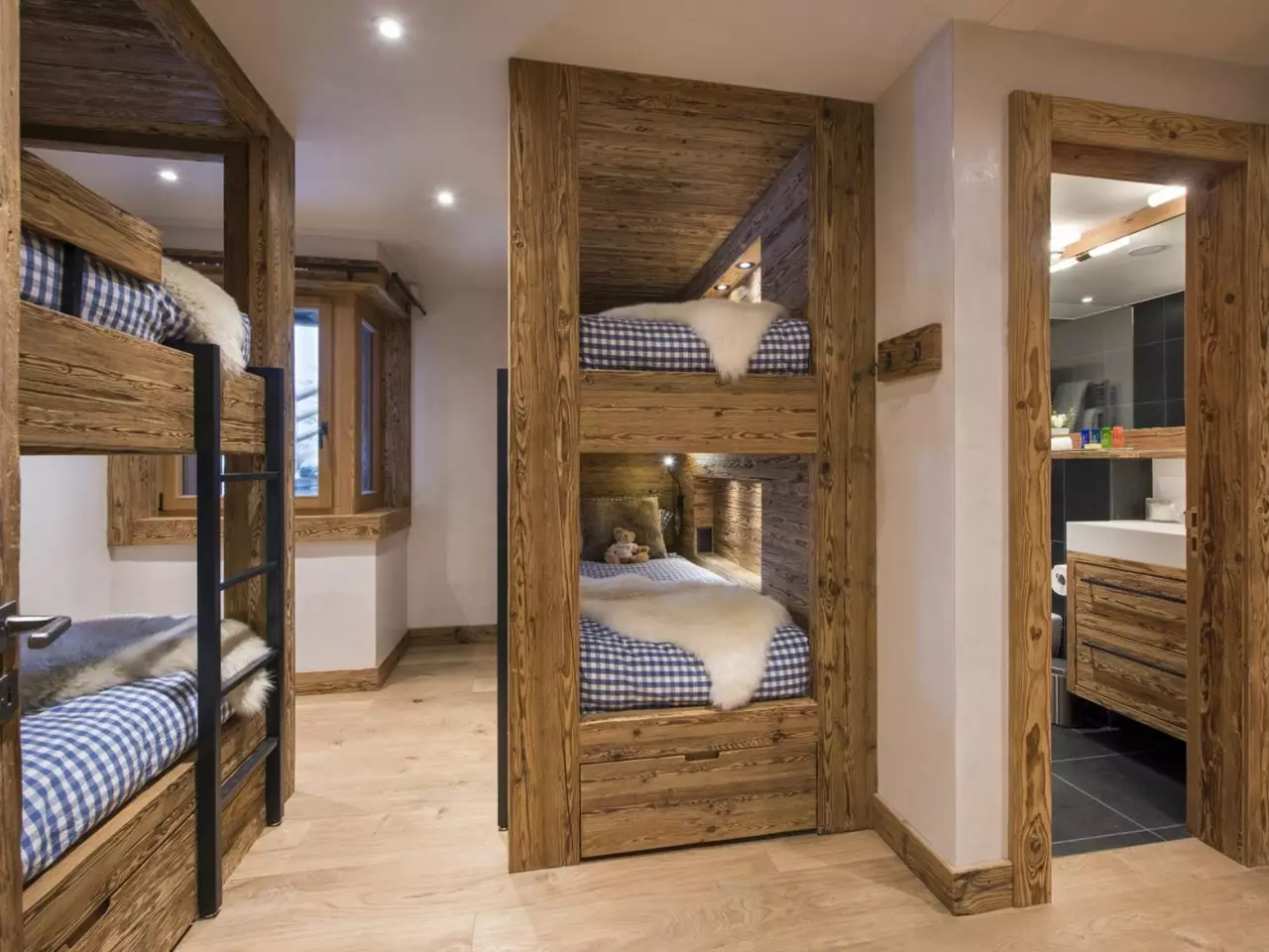 Chalet La Vigne in Swiss Alps, photo 17 of 22