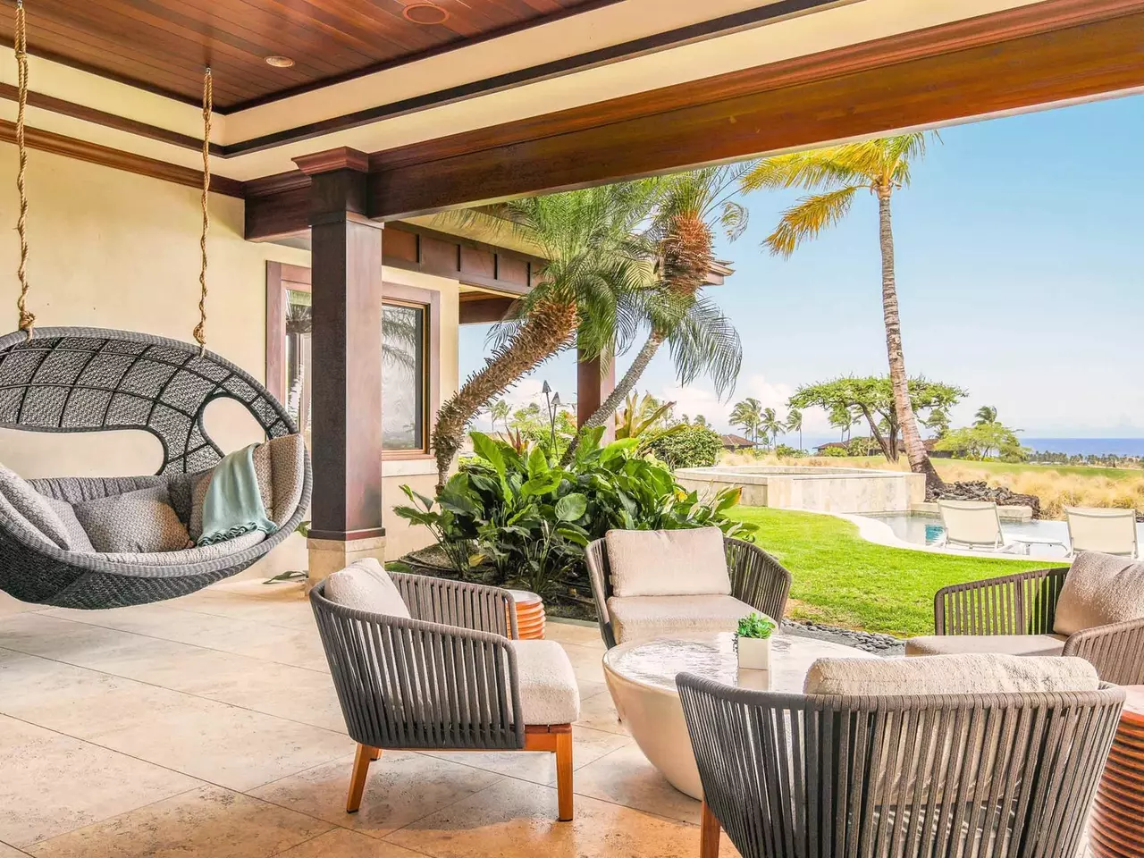 Makai Estate in Hawaii, photo 2 of 20
