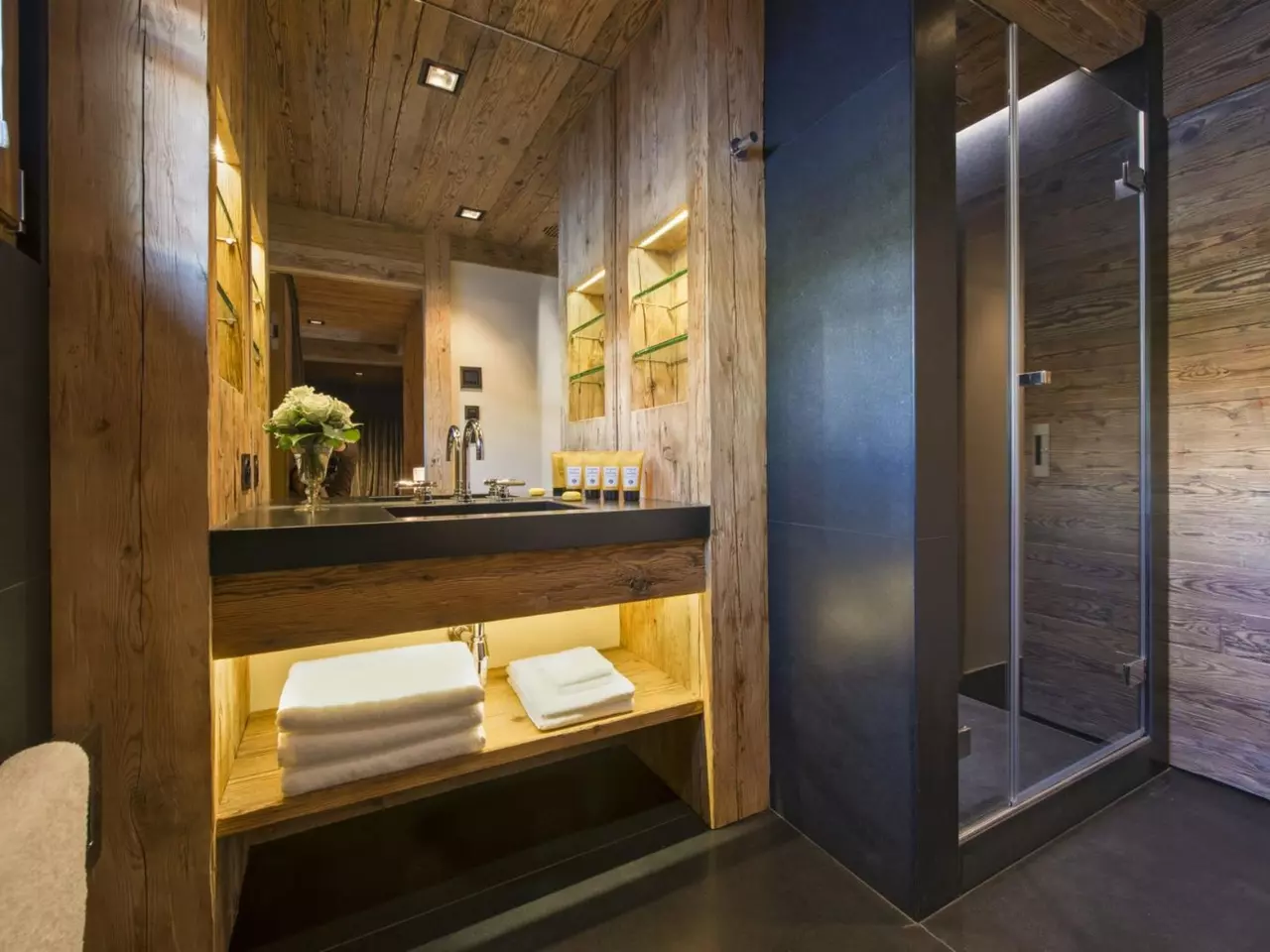 Chalet Makini in Swiss Alps, photo 10 of 25