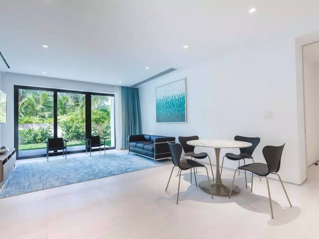 Modern House in Bahamas, photo 11 of 32