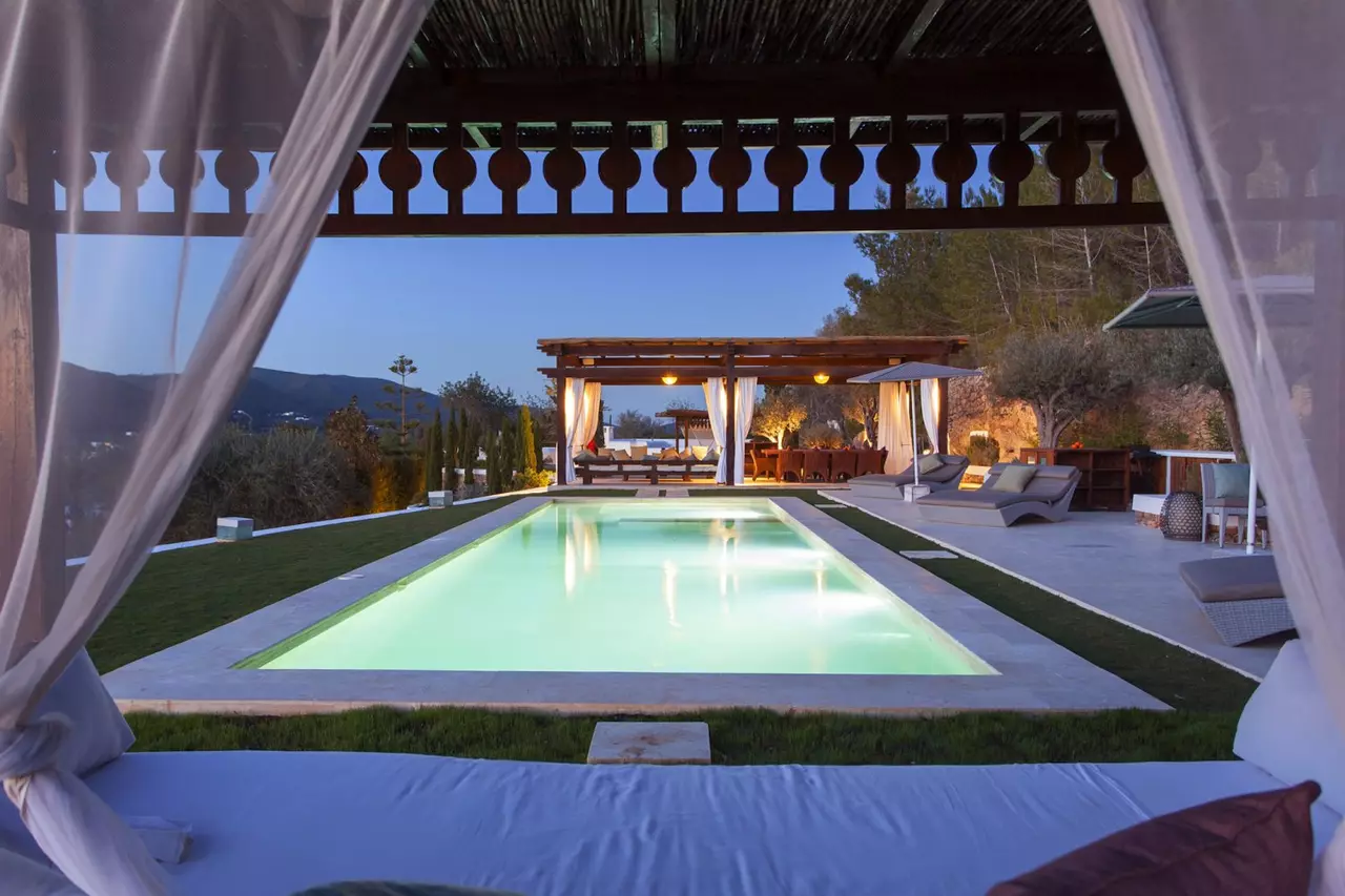 Villa Nirvana in Ibiza, photo 4 of 27
