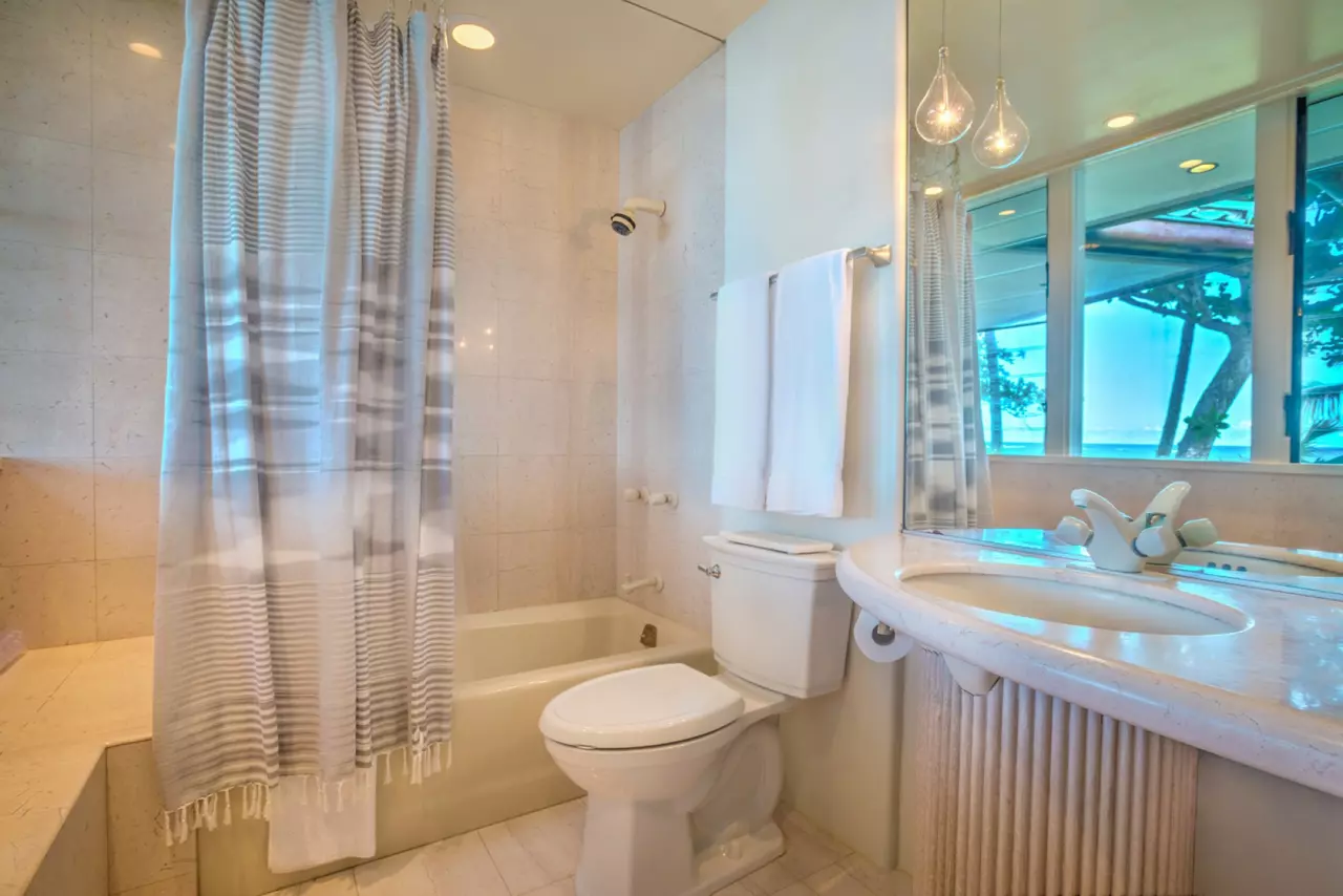 Anini Beach Home in Hawaii, photo 13 of 29