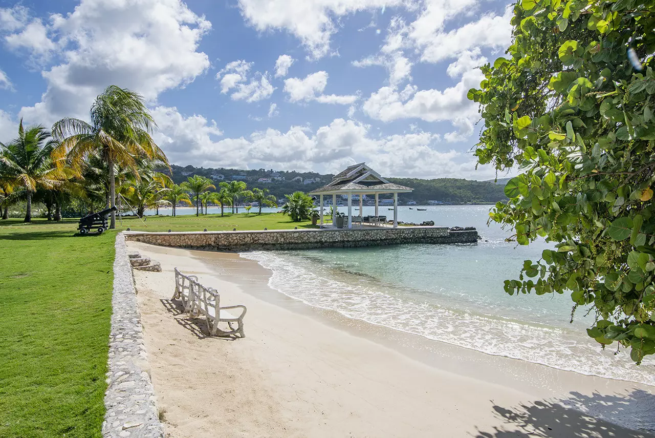 A Summer Place on the Beach in Other Caribbean Islands, photo 9 of 30