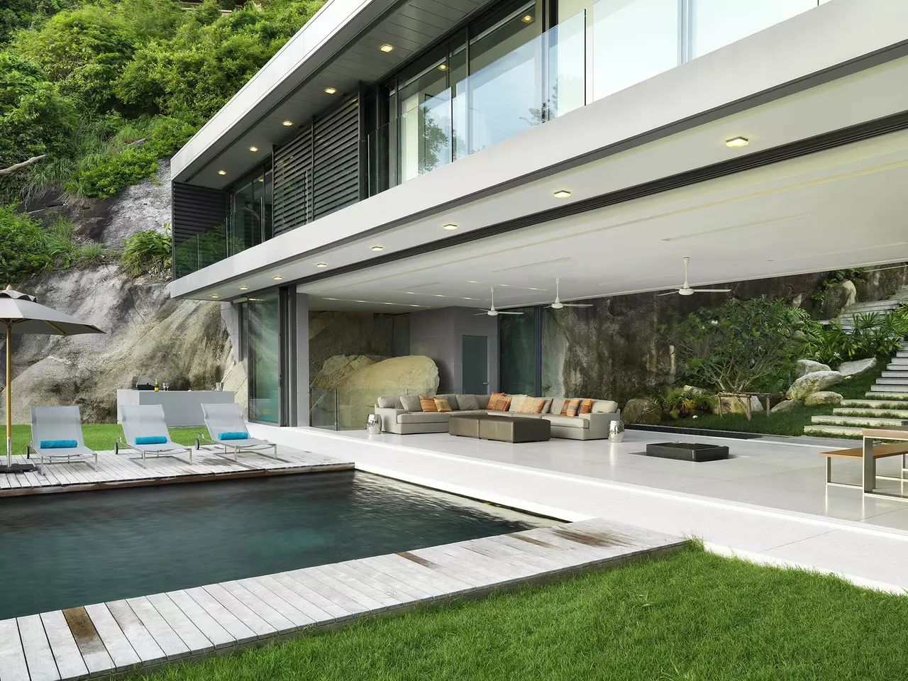 Villa for 12 Guests in Kamala in Phuket & Andaman Coast, photo 7 of 30