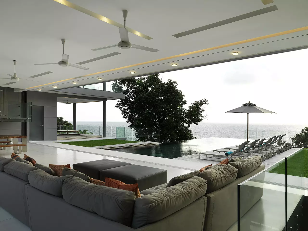 Villa for 12 Guests in Kamala in Phuket & Andaman Coast, photo 17 of 30