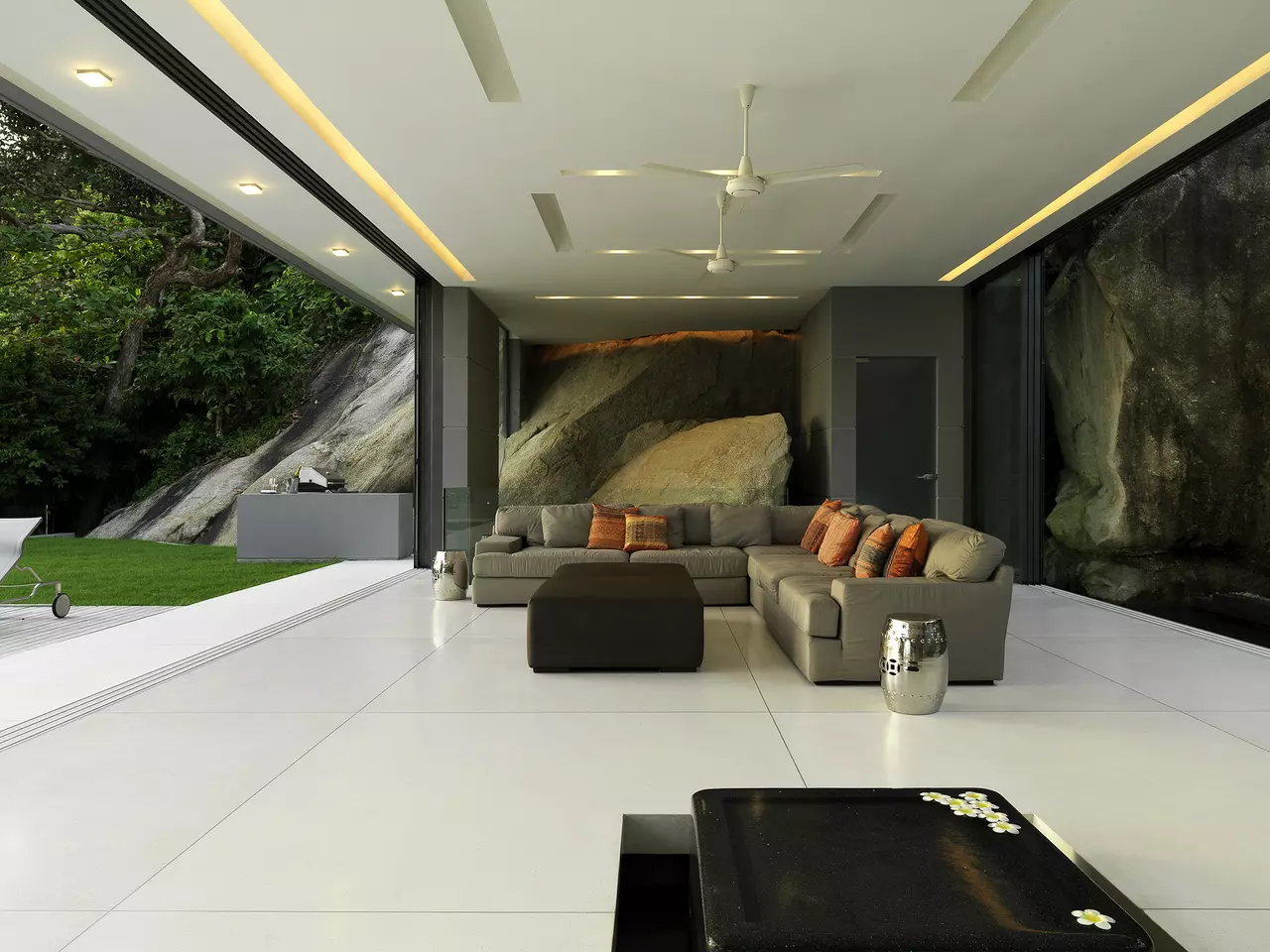 Villa for 12 Guests in Kamala in Phuket & Andaman Coast, photo 21 of 30