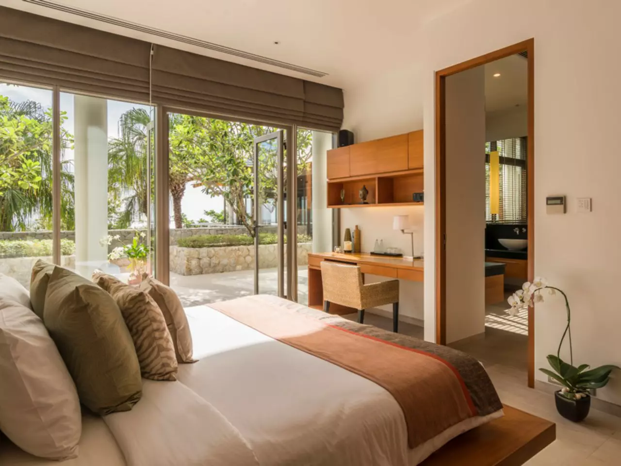 9-Bedroom Villa Sleeping 20, Kamala in Phuket & Andaman Coast, photo 25 of 30