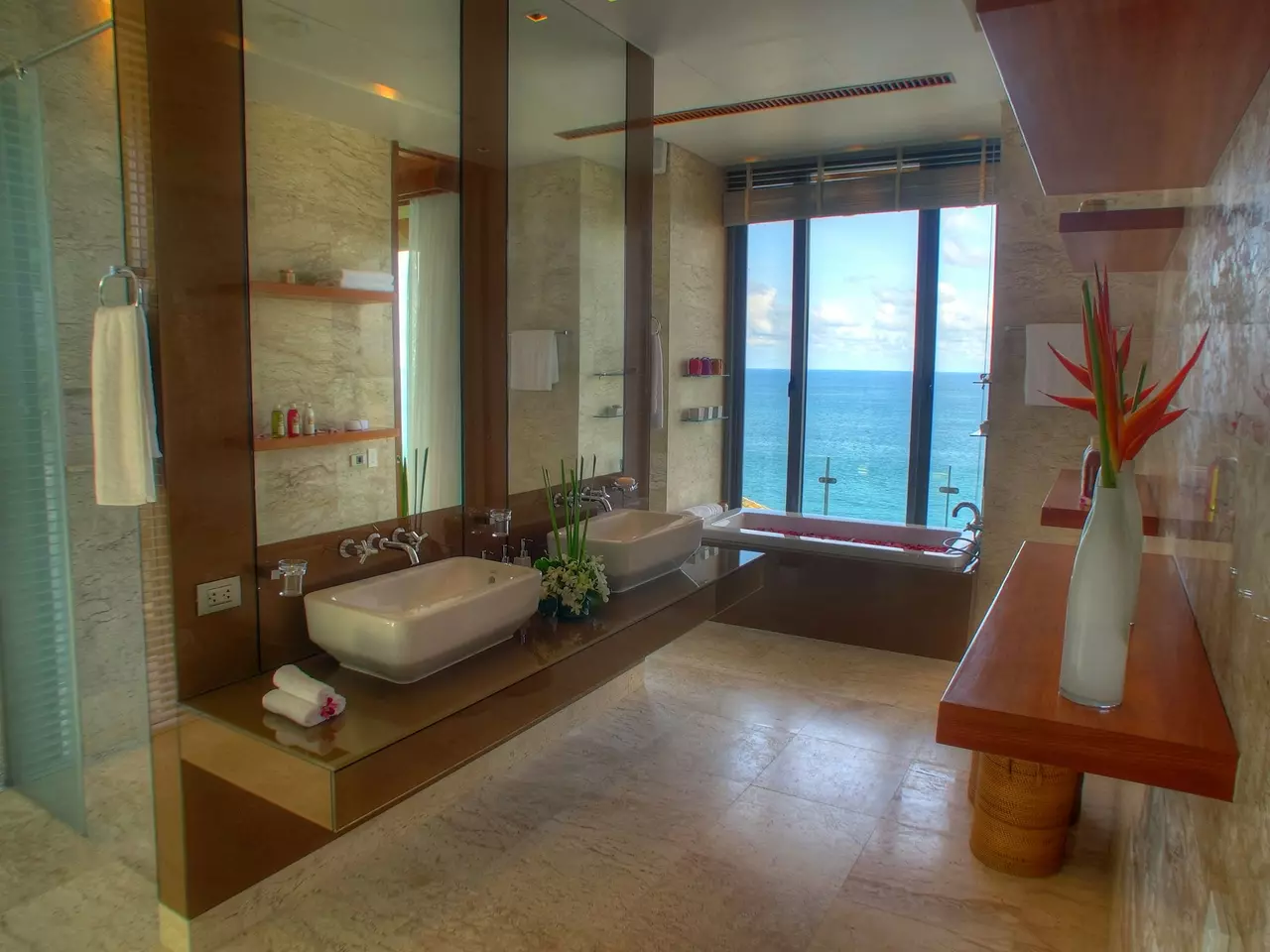 6-Bedroom Villa in Kamala in Phuket & Andaman Coast, photo 25 of 29