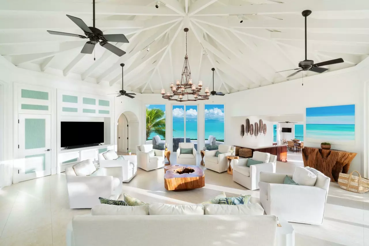 Emara Estate in Turks and Caicos, photo 4 of 38
