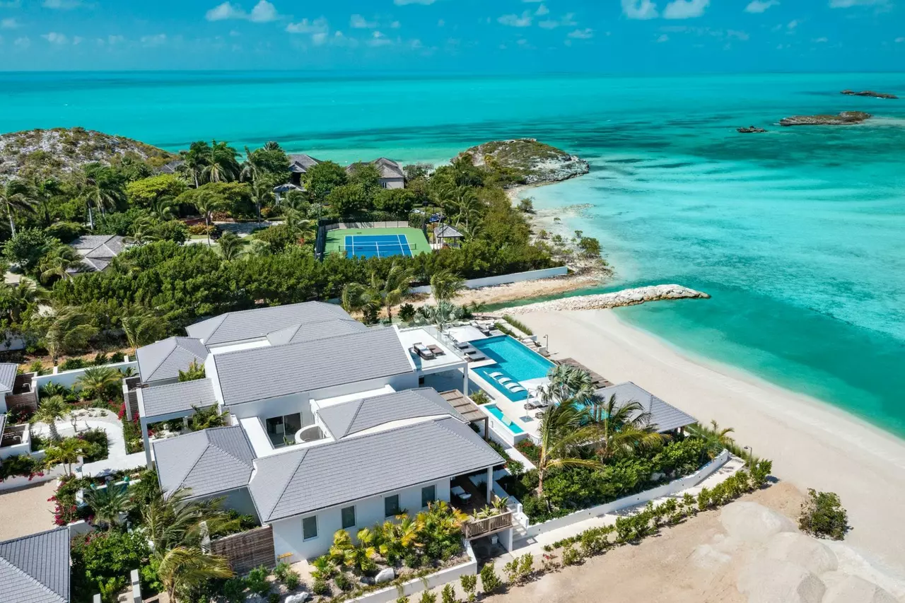 Villa Emerald Bay in Turks and Caicos, photo 15 of 23