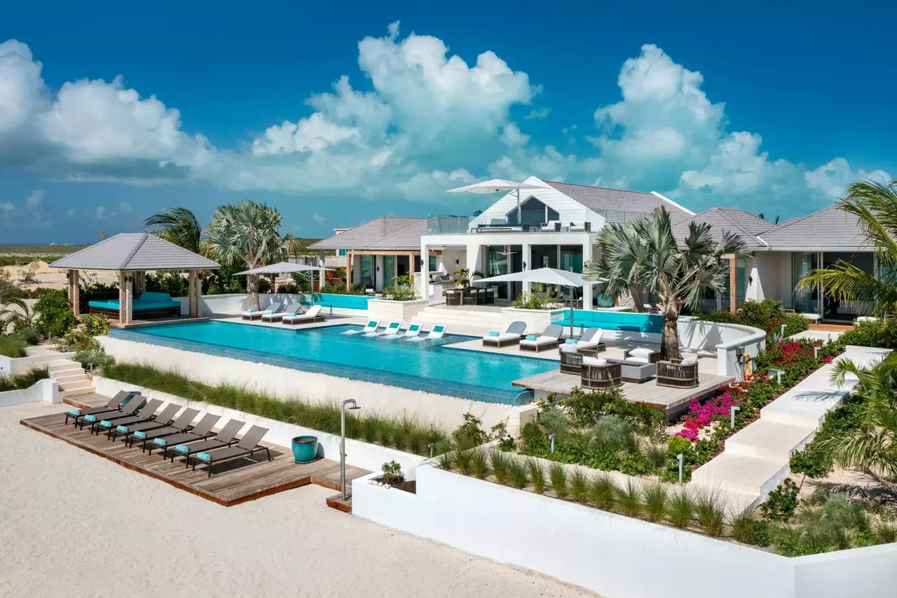 Villa Emerald Bay in Turks and Caicos, photo 10 of 23