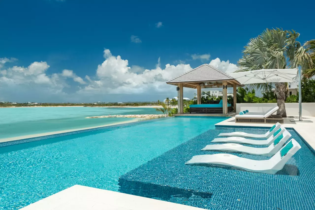 Villa Emerald Bay in Turks and Caicos, photo 5 of 23