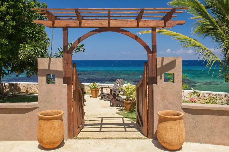 Maldonado Beach House in Jamaica, photo 14 of 27