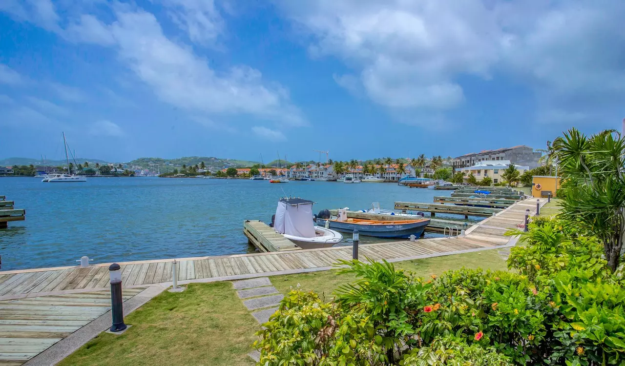 Waterside townhouse in Saint Lucia, photo 13 of 30