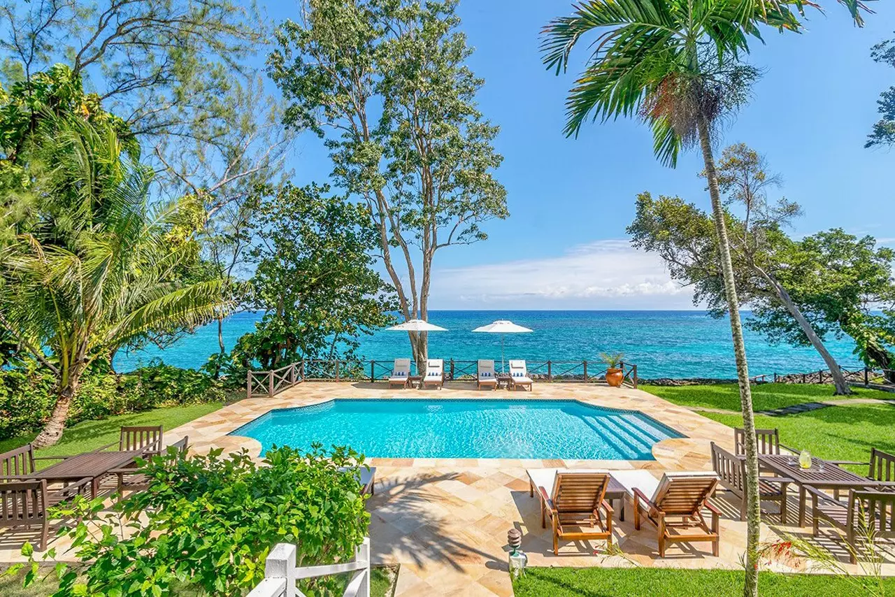 Somewhere at Prospect Estate in Jamaica, photo 2 of 28