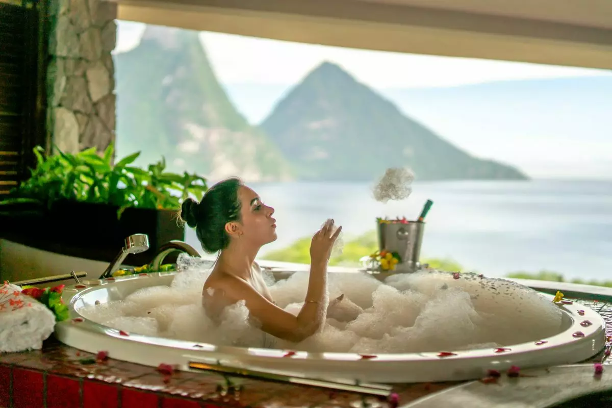 Jade Mountain - Sky Whirlpool Suite in Saint Lucia, photo 6 of 28