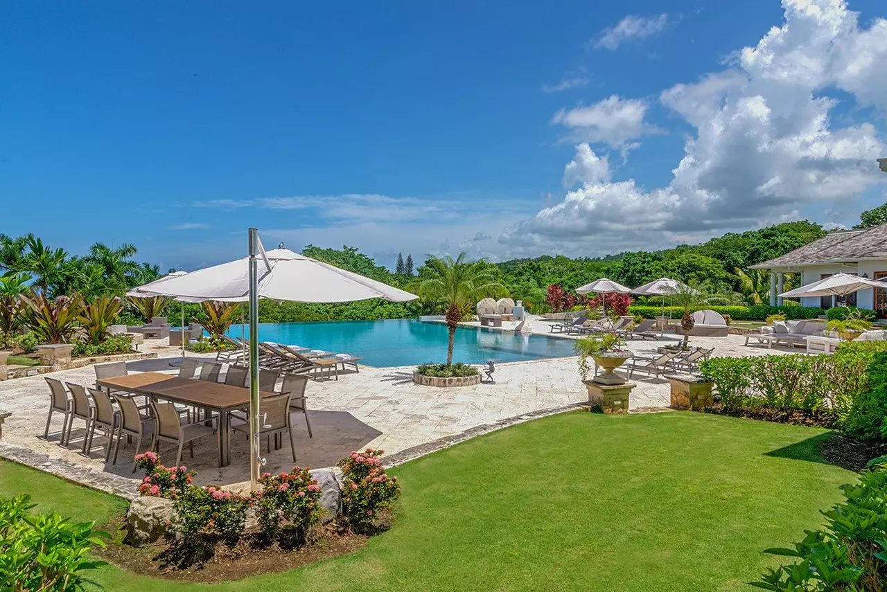 Infinity at the Tryall Club in Jamaica, photo 7 of 30