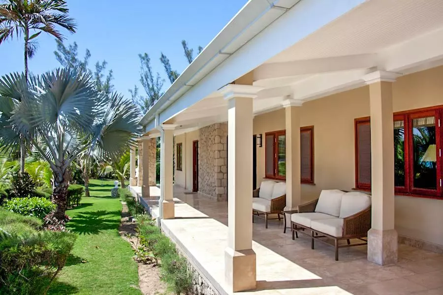 Benitoite Shore House in Jamaica, photo 8 of 16