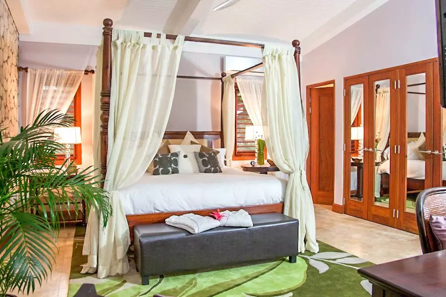 Benitoite Shore House in Jamaica, photo 9 of 16