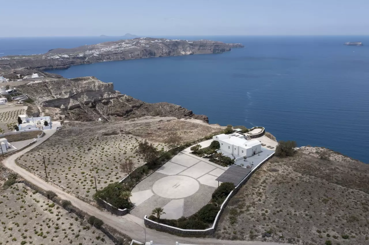 Nafsika Estate in Santorini, photo 10 of 33