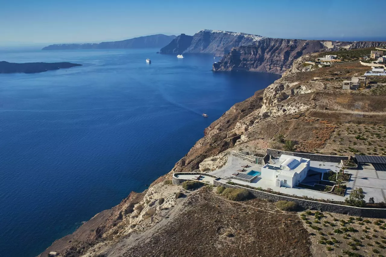Nafsika Estate in Santorini, photo 9 of 33