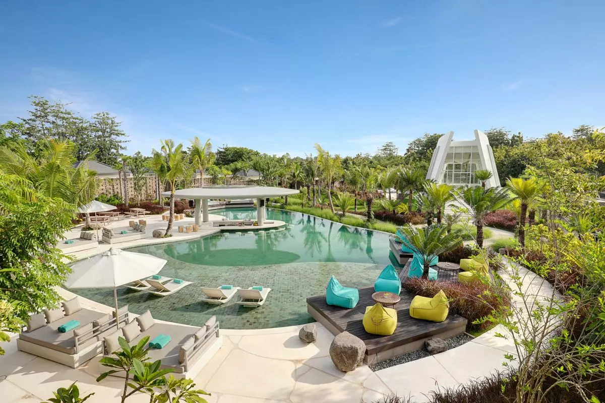 Cross Bali Breakers - One Bedroom Deluxe Pool Villa, photo 8 of 18