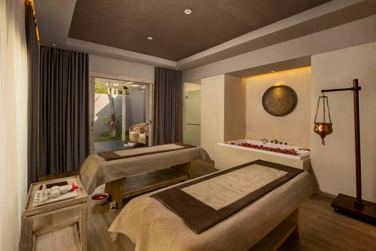 Cross Bali Breakers - One Bedroom Deluxe Pool Villa, photo 11 of 18