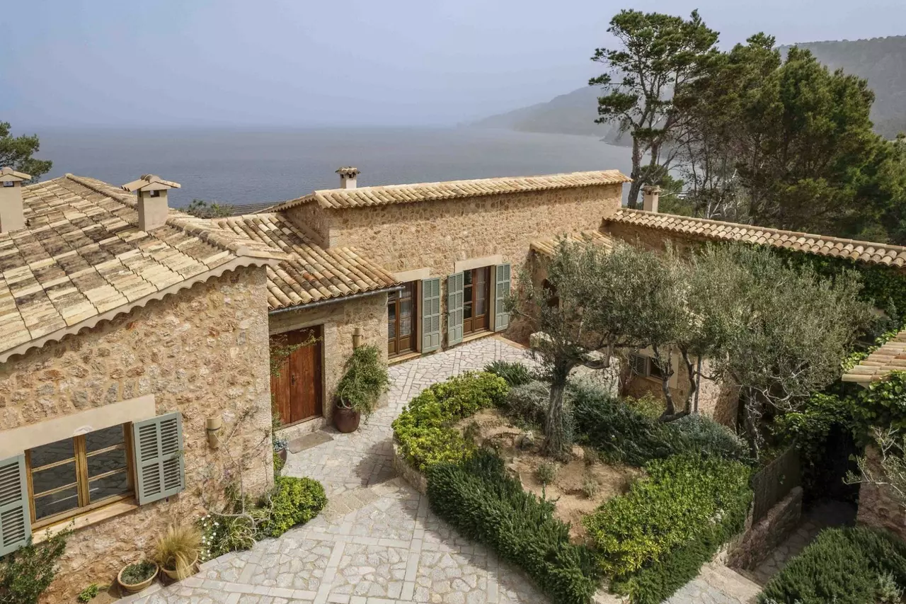 Sa-Punta de S’Aguila in Mallorca, photo 8 of 22