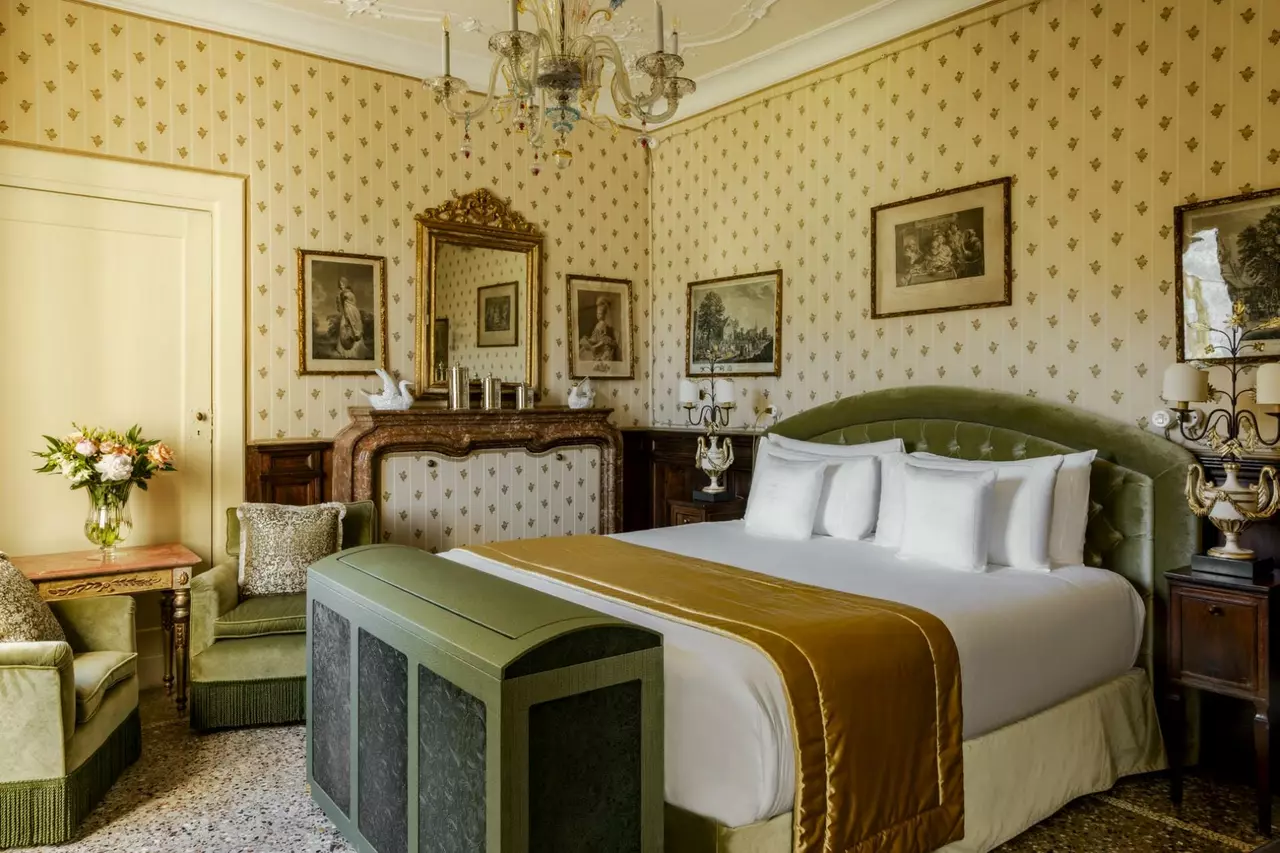 Villa Sola Cabiati in Lake Como, photo 2 of 24