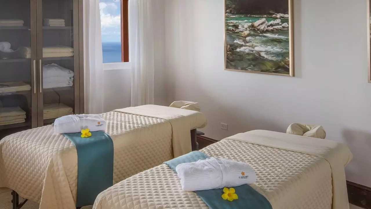 St Bernards Hill House in British Virgin Islands, photo 6 of 48