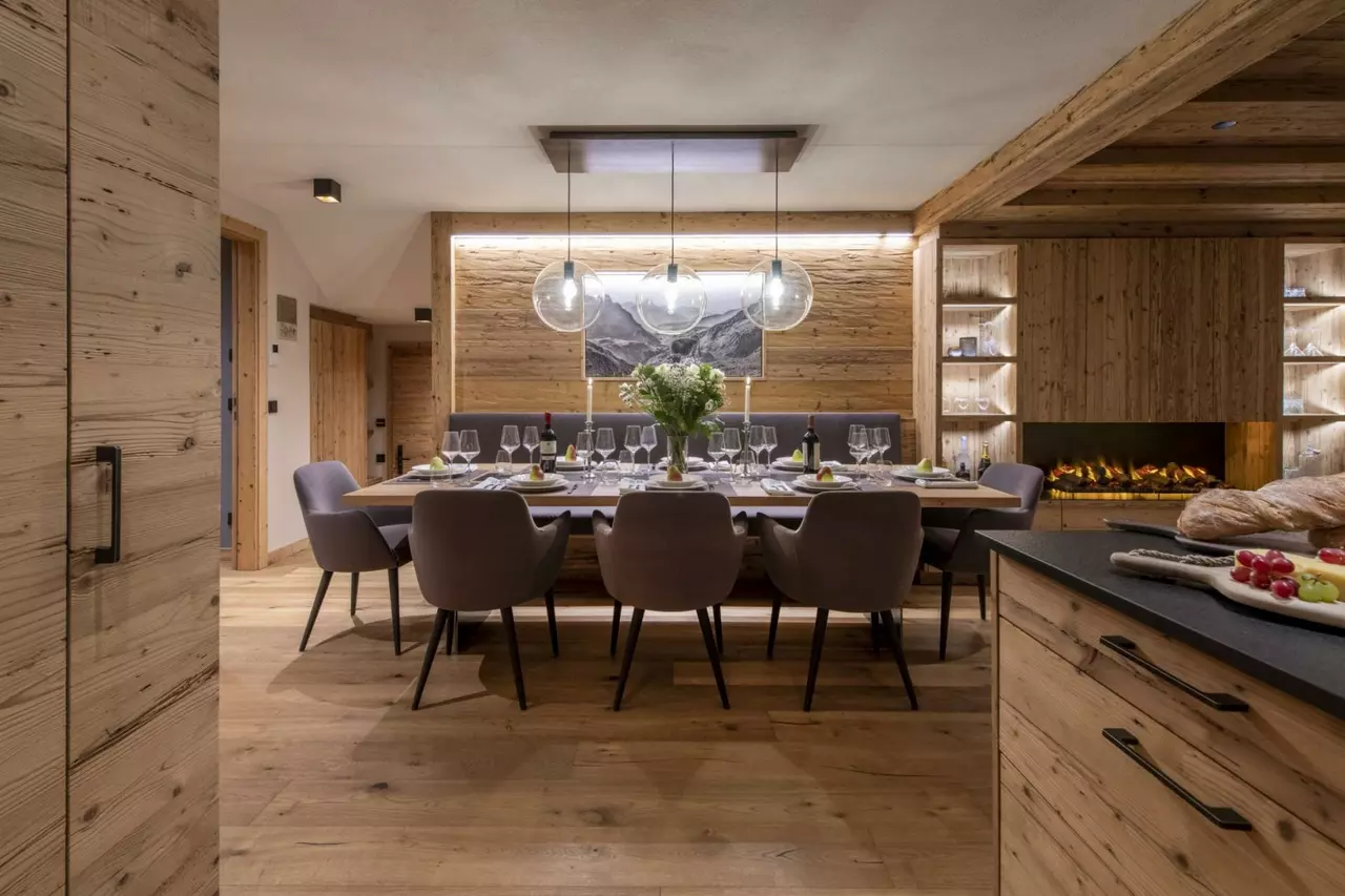 4-Bedroom Chalet with Swimming pool, Sleeps 10 in Lech & Zürs, photo 7 of 23