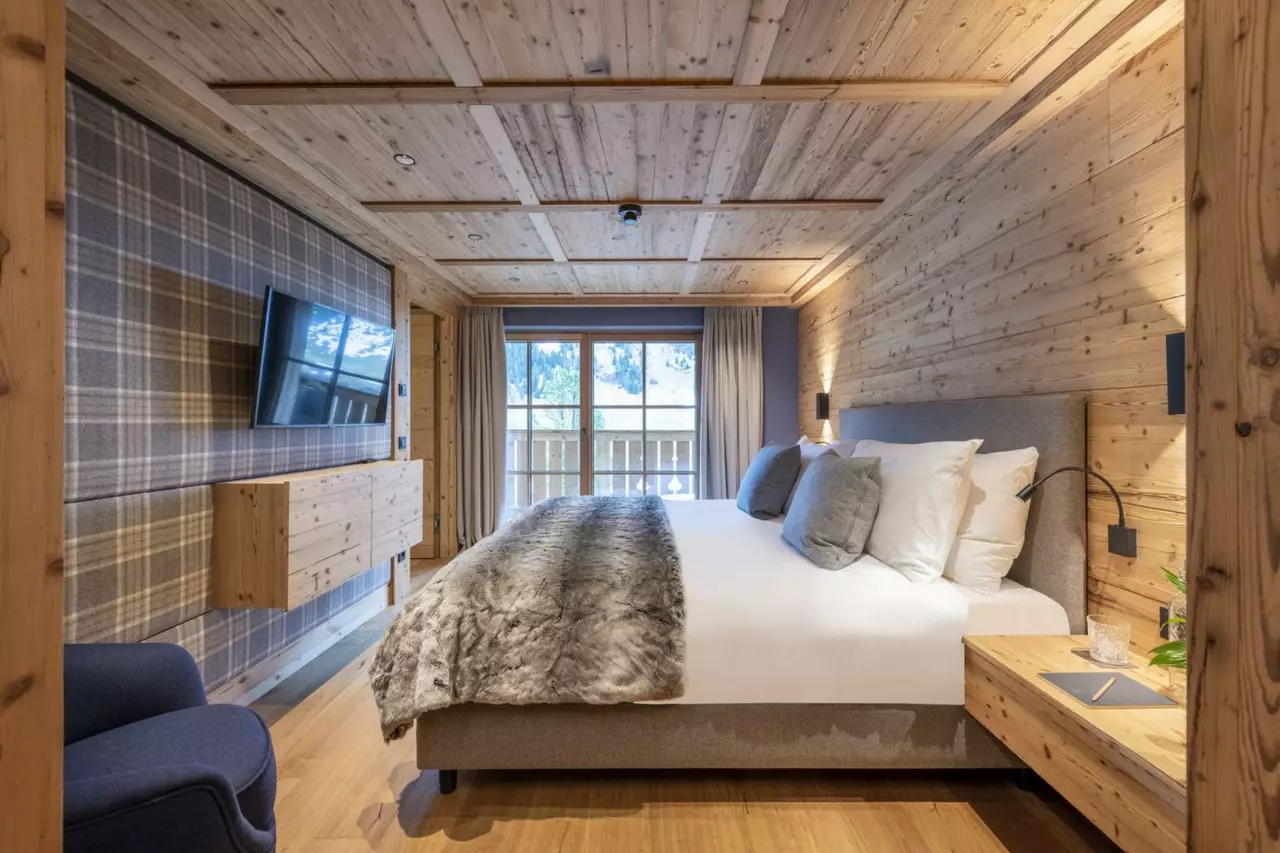 4-Bedroom Chalet with Swimming pool, Sleeps 10 in Lech & Zürs, photo 13 of 23
