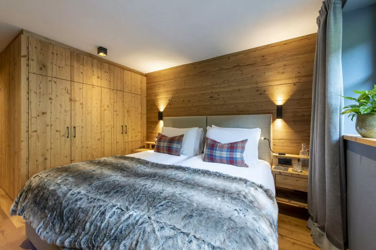 4-Bedroom Chalet with Swimming pool, Sleeps 10 in Lech & Zürs, photo 16 of 23