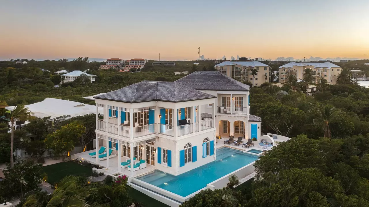 Villa Azzurra in Turks and Caicos, photo 2 of 25