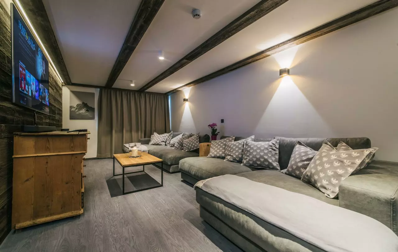12-Bedroom Chalet Sleeping 24, Sankt Jakob am Arlberg in St Anton & Arlberg, photo 16 of 30