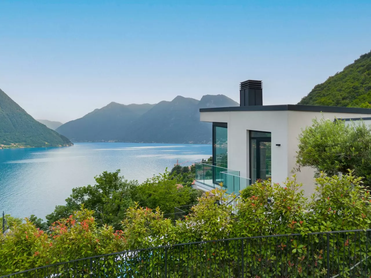 Villa Gabi in Lake Como, photo 2 of 25